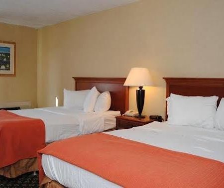 Ramada Mystic Exterior photo
