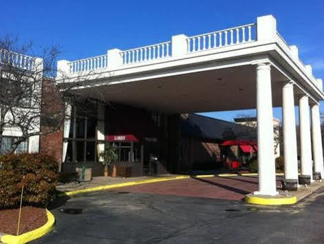 Ramada Mystic Exterior photo