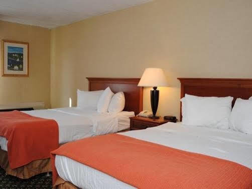 Ramada Mystic Exterior photo